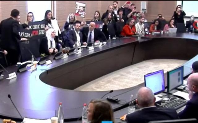 Relatives of Israeli prisoners raided the meeting in the parliament