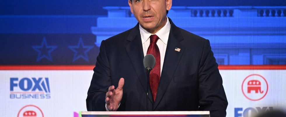 Ron DeSantis throws in the towel and joins Trump –