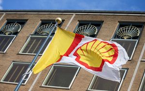 Shell writedowns of up to 45 billion in the fourth