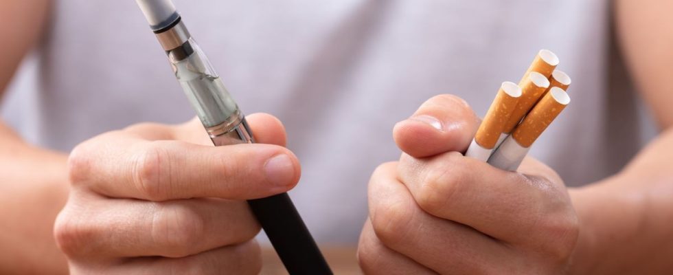 The electronic cigarette considered more effective than substitutes for quitting