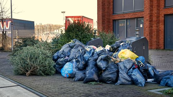 The municipality of Utrecht hires extra help to collect waste