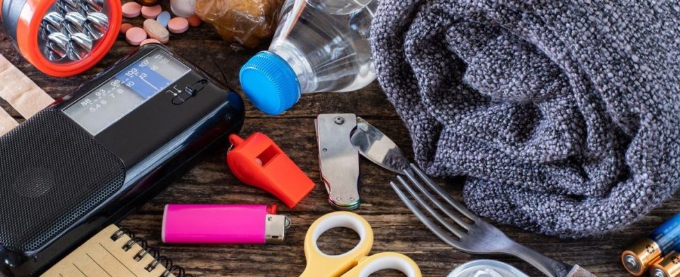 The road survival kit in case of extreme cold