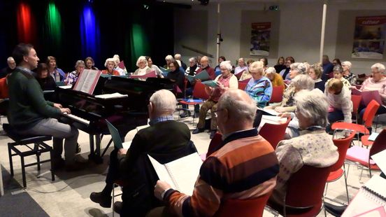 The sing along cafe in Zeist is a resounding success It
