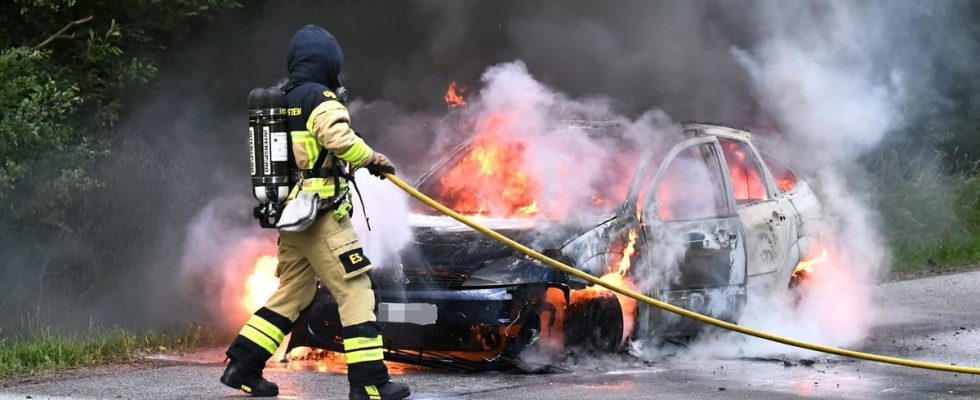 This is how you extinguish a burning electric car