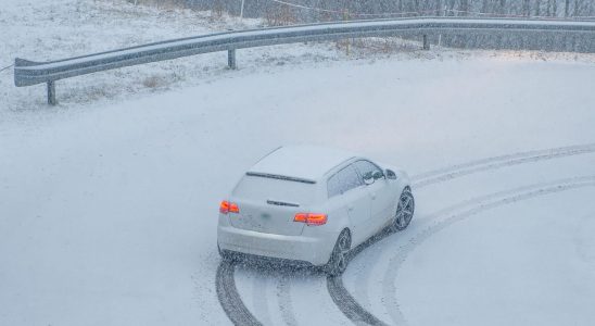 Too few motorists know this rule when it snows yet