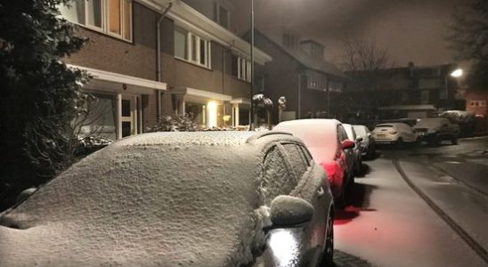 Utrecht covered in snow code yellow due to slippery conditions