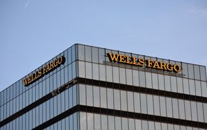 Wells Fargo revenues increase in the fourth quarter