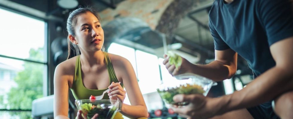 What to eat before and after your workout according to