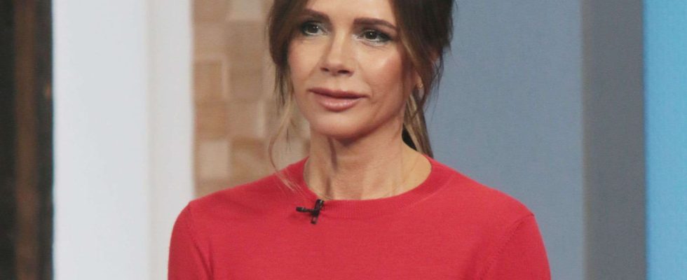 With her funny face mask Victoria Beckham leaves her fans