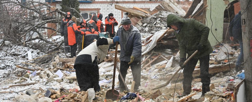 at least 11 injured in Russian strike on Kharkiv hotel