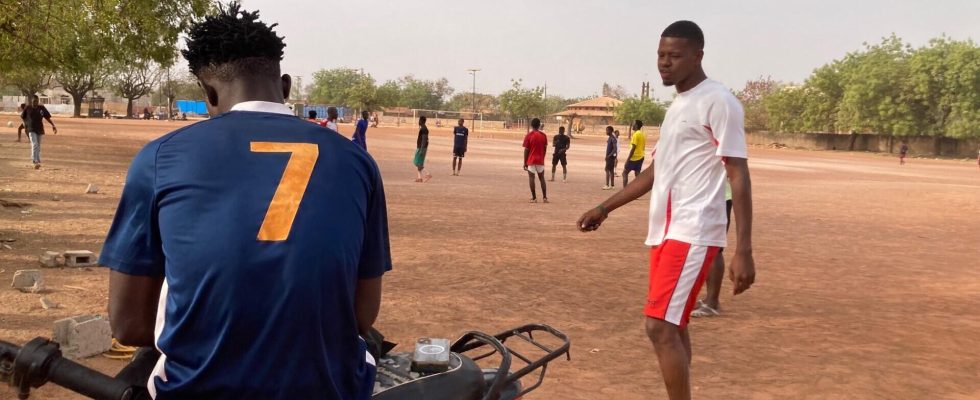 in Kedougou the difficulties of footballers deprived of recent sports
