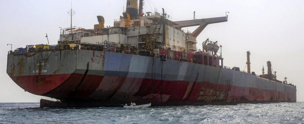 the rescue of the dilapidated tanker FSO Safer compromised by