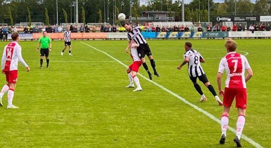 Amateur football two derbies in the third division and Spakenburgs