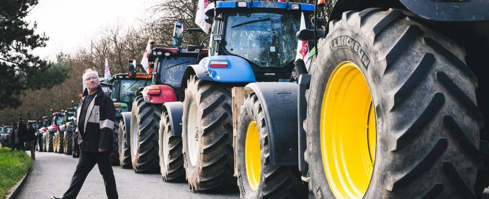 Anger of farmers live end of blockages mobilization could restart