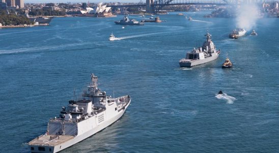 Australia Arms Military Doubles Navy
