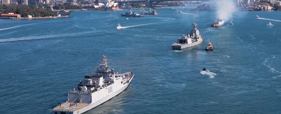 Australia Arms Military Doubles Navy