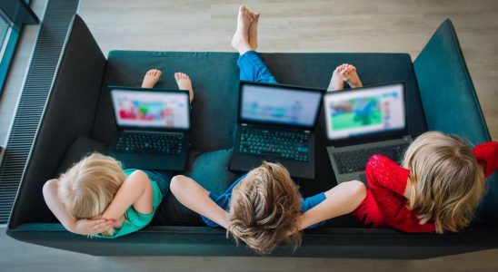 Children are overexposed to screens during the winter holidays how
