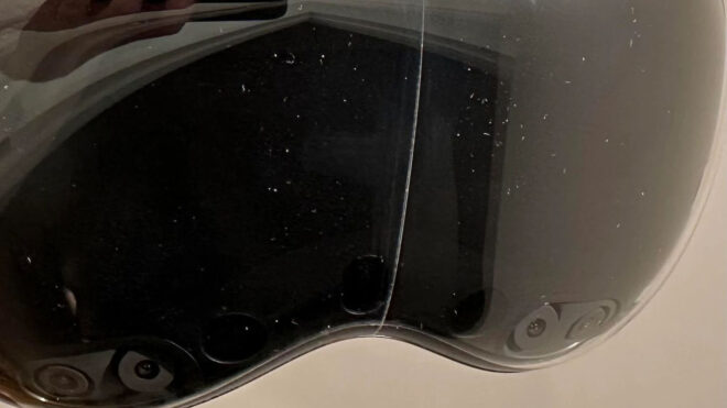 Cracks started to appear in some Apple Vision Pro models