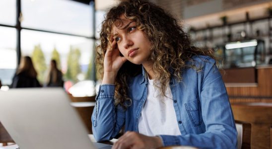 Four out of ten young workers regret their career choice