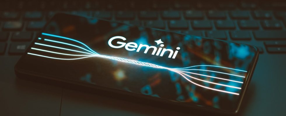 Google Brings Gemini Experimental Assistant to Headphones