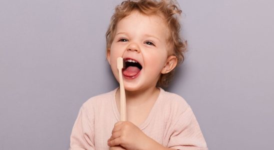 Here is the action to ban when brushing childrens teeth