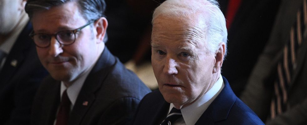 Joe Biden receives elected representatives of the American Congress –