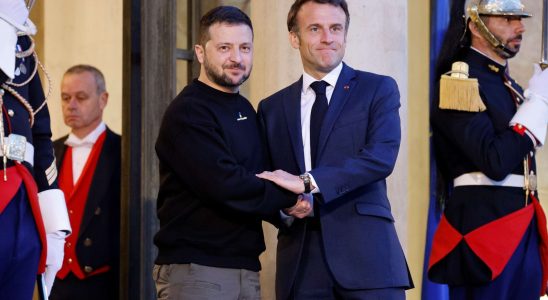 Macron and Zelensky will seal an unprecedented security agreement in