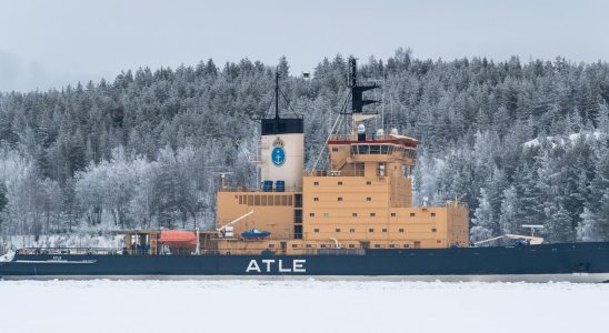 Much for the icebreakers – extra help called in
