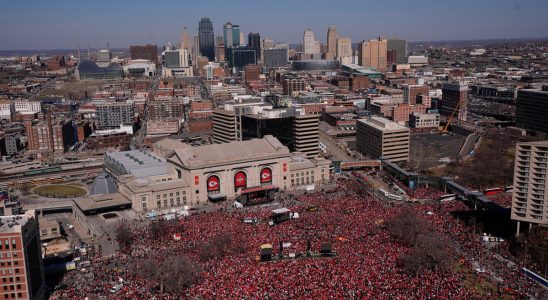 One dead after shooting at Super Bowl parade in Kansas