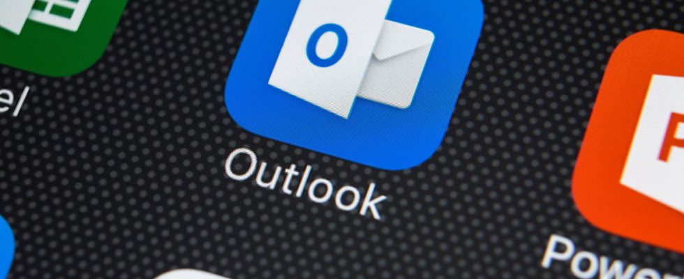Outlook is the victim of a critical security flaw allowing