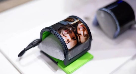 Samsung Introduced Its Bendable Phone at MWC 2024
