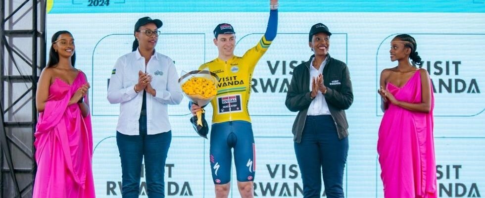 Soudal Quick Step wins the first stage the yellow jersey for