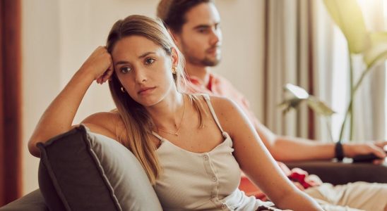 These 6 behaviors indicate that your partner is no longer