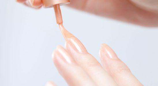 This natural varnish is sold every 25 minutes in pharmacies