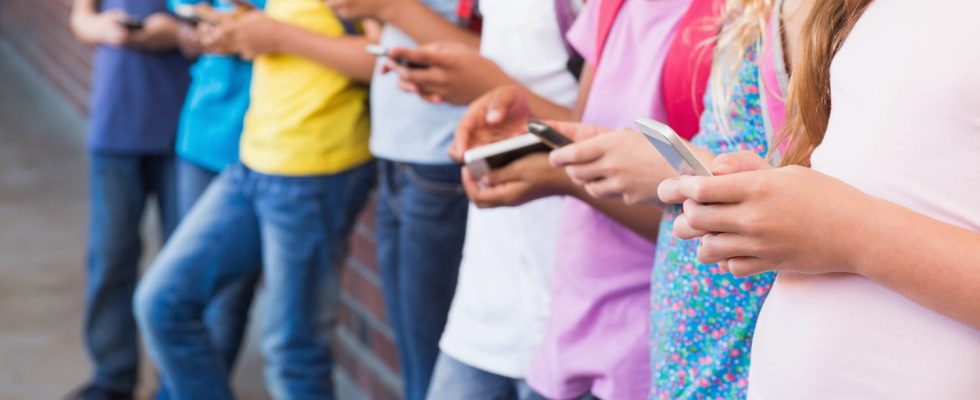 To protect children from screens some schools will simply ban