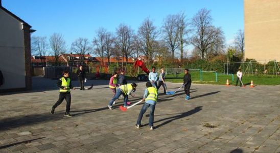 Utrecht wants to get children moving They sit still for
