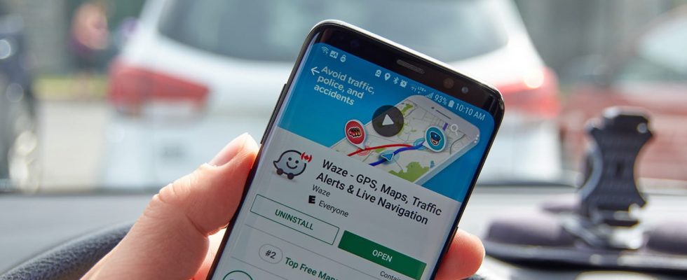 Waze is entitled to an update which modifies its interface