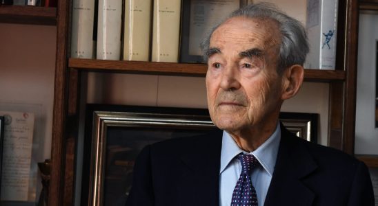 Who is against the pantheonization of Robert Badinter