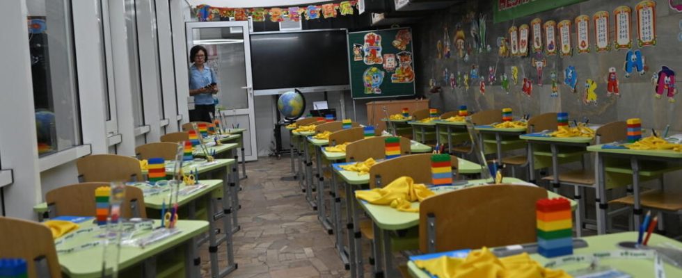 in Kharkiv metro stations used as classrooms