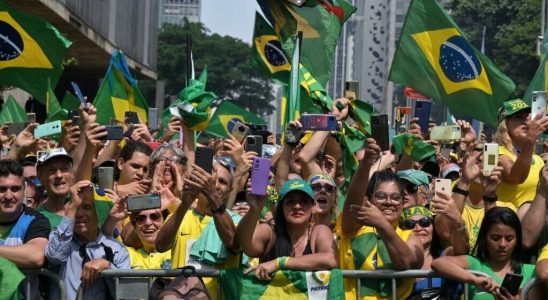 in front of thousands of supporters Bolsonaro denounces his ineligibility