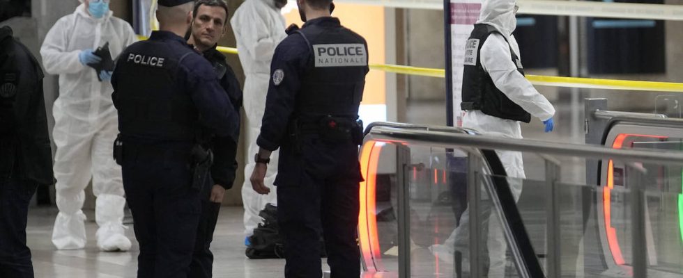 the suspect from Gare de Lyon once again placed in