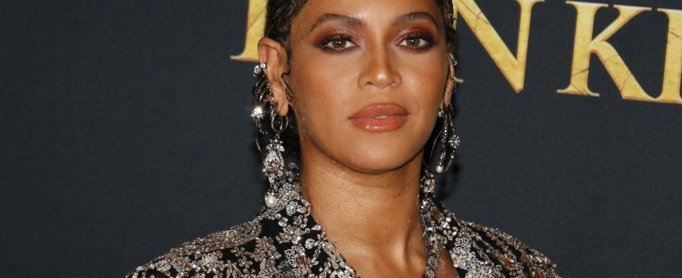 4 makeup tips given by Beyonce and Jennifer Lopezs makeup