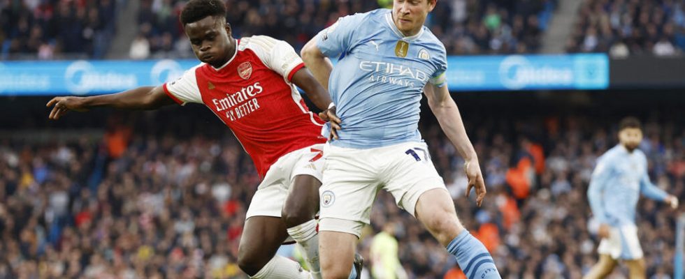 Arsenal resists Manchester City Liverpool takes back control of the