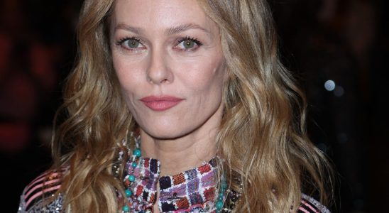 At 51 with her spring beauty look Vanessa Paradis lights