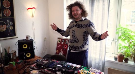 ButterBoter vomits energy into the world with his homemade synthesizer