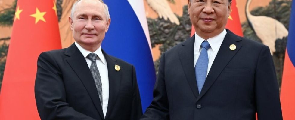 Chinese President Xi Jinping congratulates Vladimir Putin on his victory