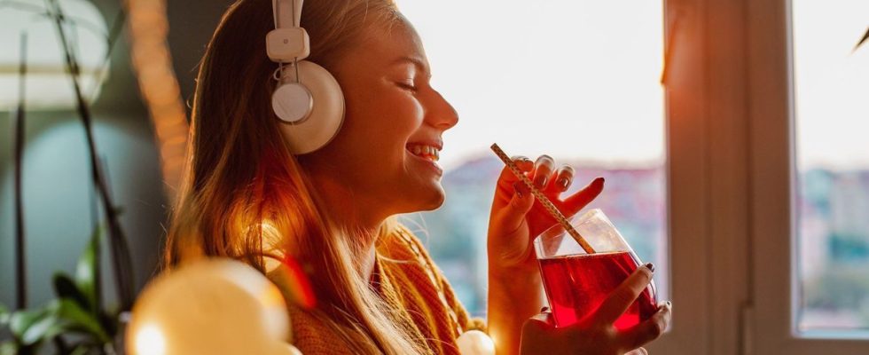 Choose carefully the music you listen to when you drink