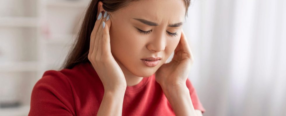 Crystals in the ear symptoms because of what