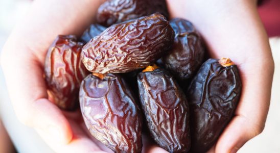 Dates and health benefits calories how many per day