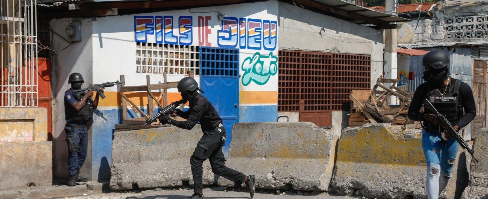 Dead bodies in Haitis violence stricken capital